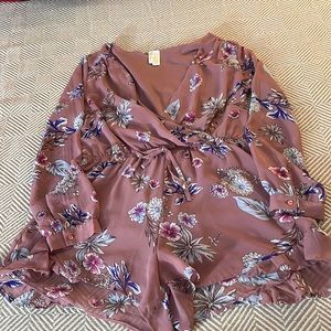 Floral romper sz L